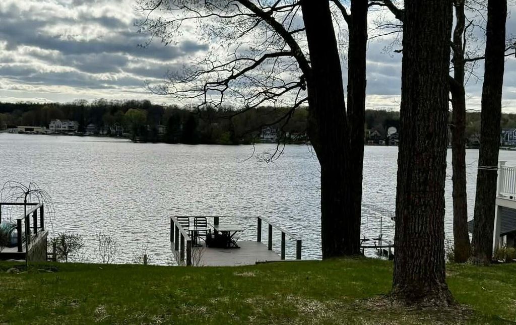 Photo of 5831 S Hacker DRIVE, West Bend, WI 53095 (MLS # 1959612)