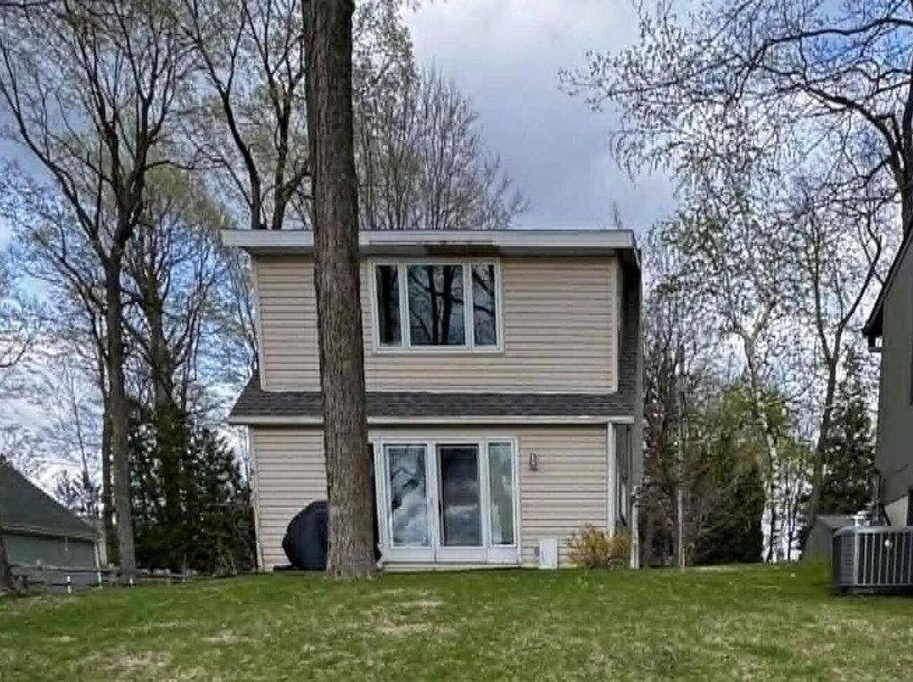 Photo of 5831 S Hacker DRIVE, West Bend, WI 53095 (MLS # 1959612)