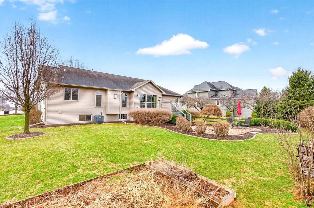 Photo of 1321 Shooting Star DRIVE, Neenah, WI 54956 (MLS # 50323557)