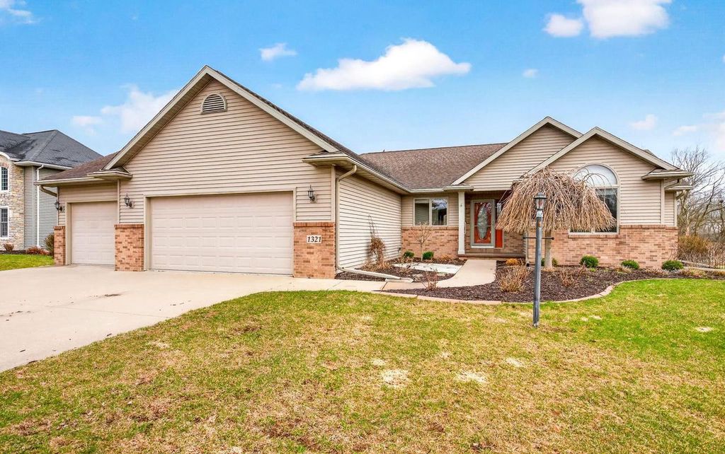 Photo of 1321 Shooting Star DRIVE, Neenah, WI 54956 (MLS # 50323557)
