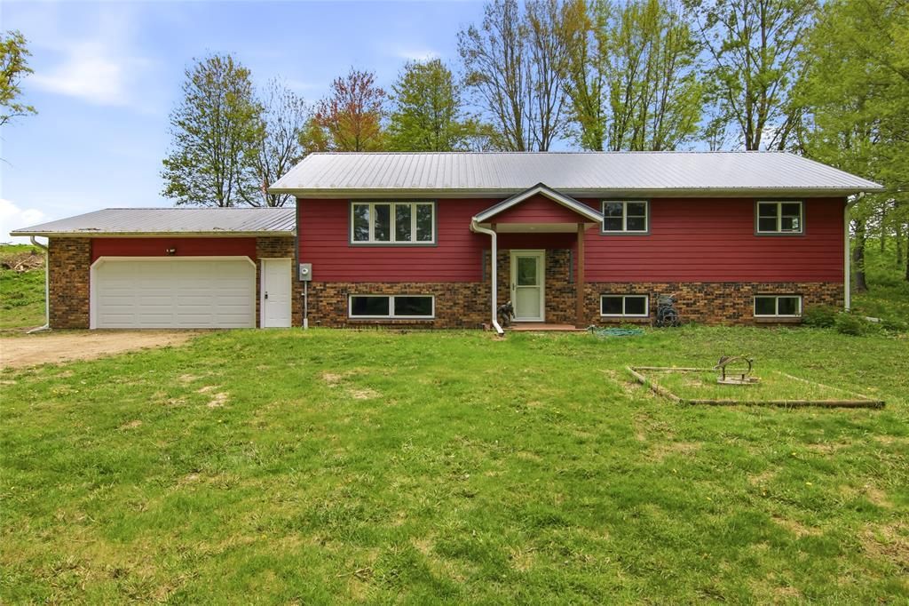 Photo of 1237 County ROAD, Roberts, WI 54023 (MLS # 1601193)