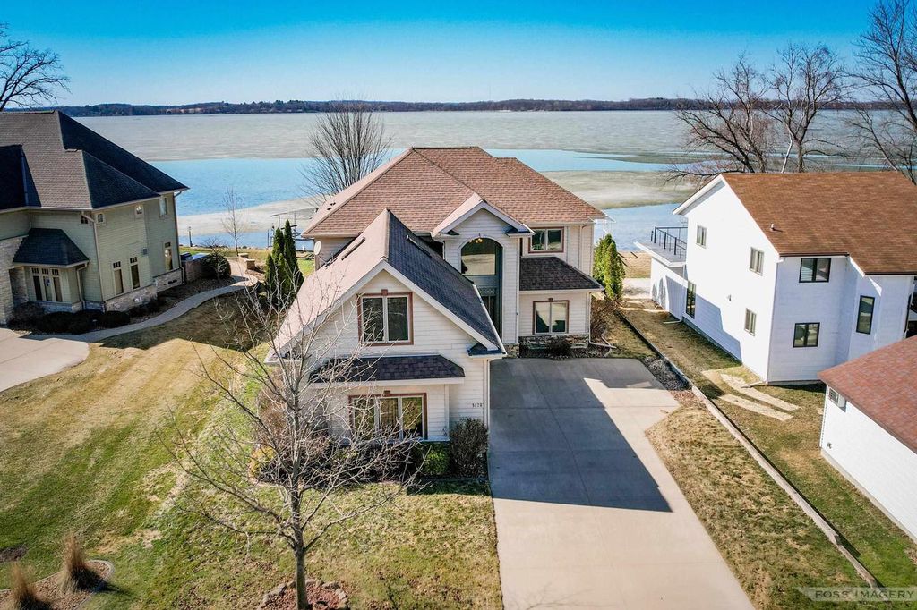 Photo of 5728 Lake Edge ROAD, Mcfarland, WI 53558 (MLS # 2018541)