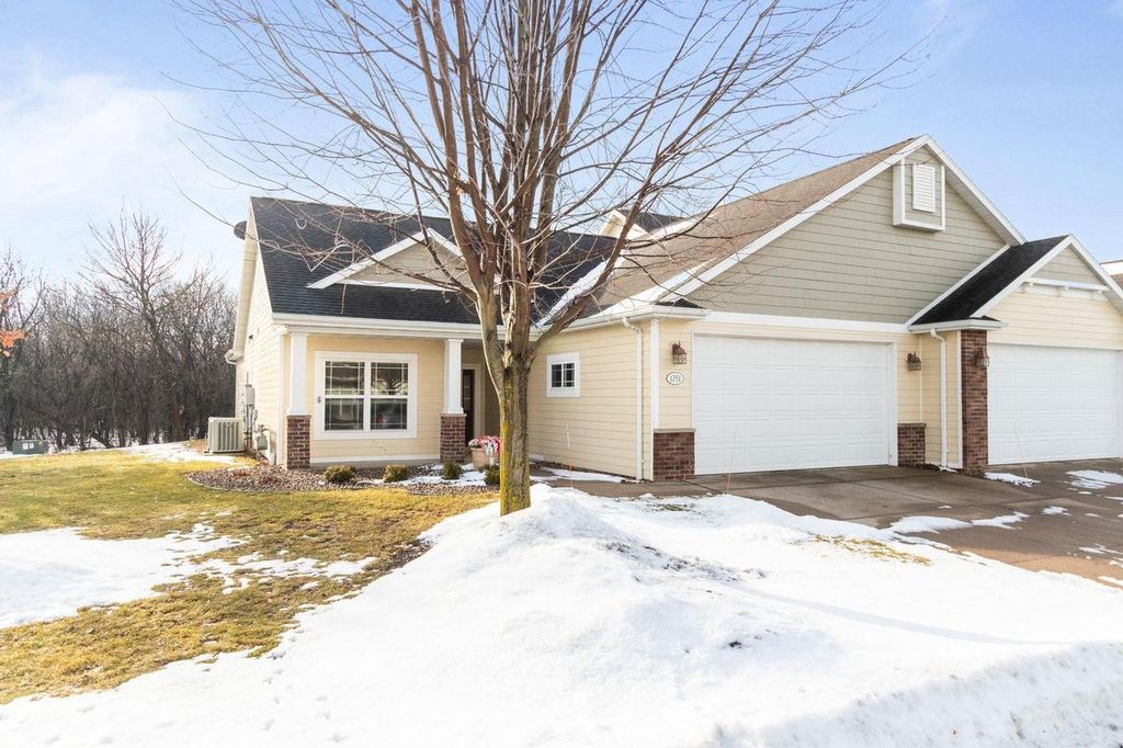 Photo of 1751 Oak Hollow LANE, Neenah, WI 54956 (MLS # 50319834)