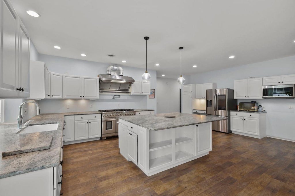 Photo of 700 Paradise DRIVE, Stoughton, WI 53589 (MLS # 2028799)