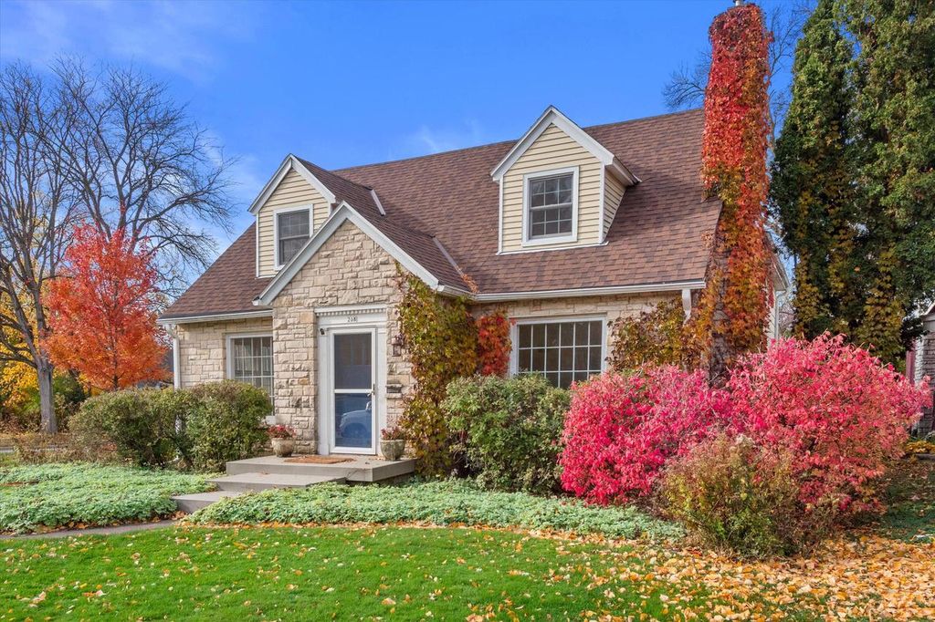 Photo of 208 Maple TERRACE, Oconomowoc, WI 53066 (MLS # 1948862)