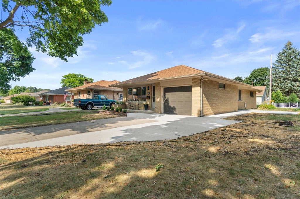 Photo of 2962 S 80th STREET, West Allis, WI 53219 (MLS # 1973017)