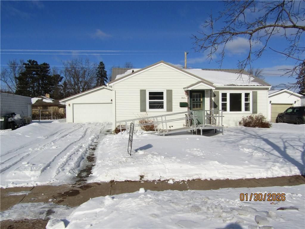 Photo of 1614 Rist AVENUE, Eau Claire, WI 54701 (MLS # 1598004)