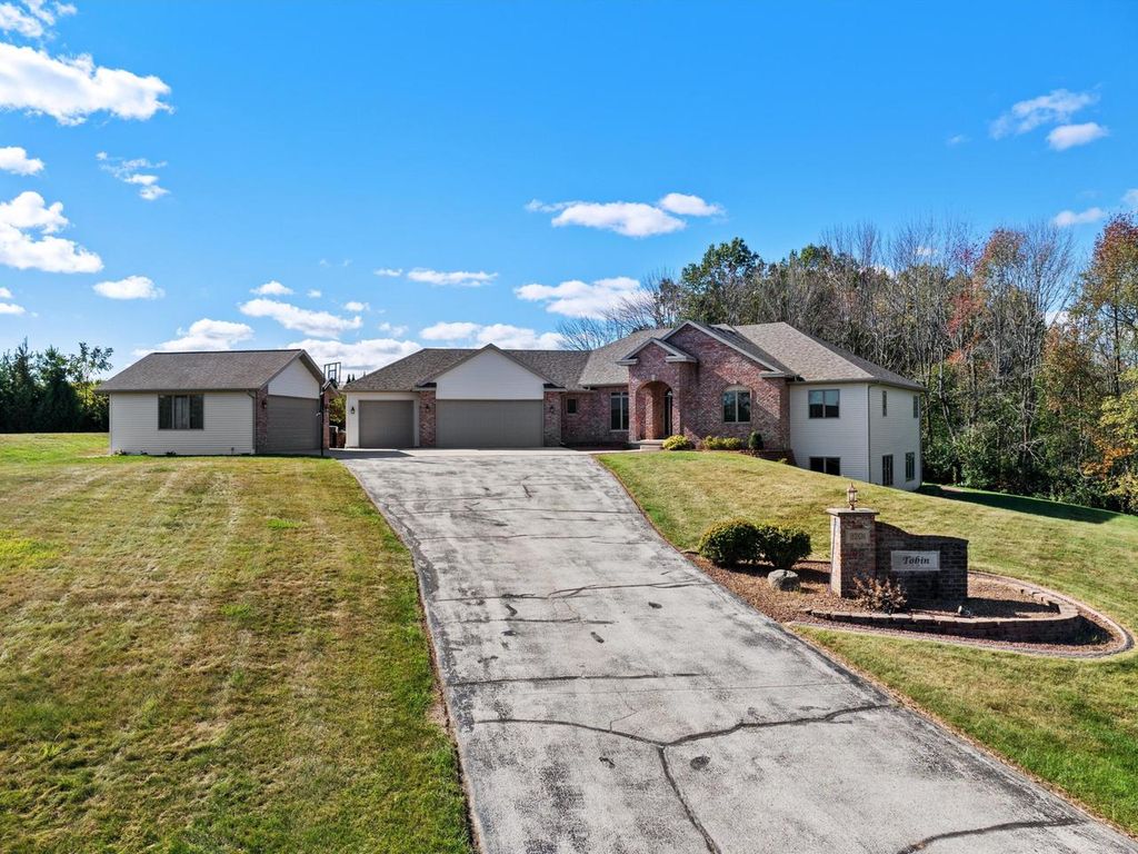 Photo of 3201 Rolling Hills DRIVE, Manitowoc, WI 54220 (MLS # 1938807)