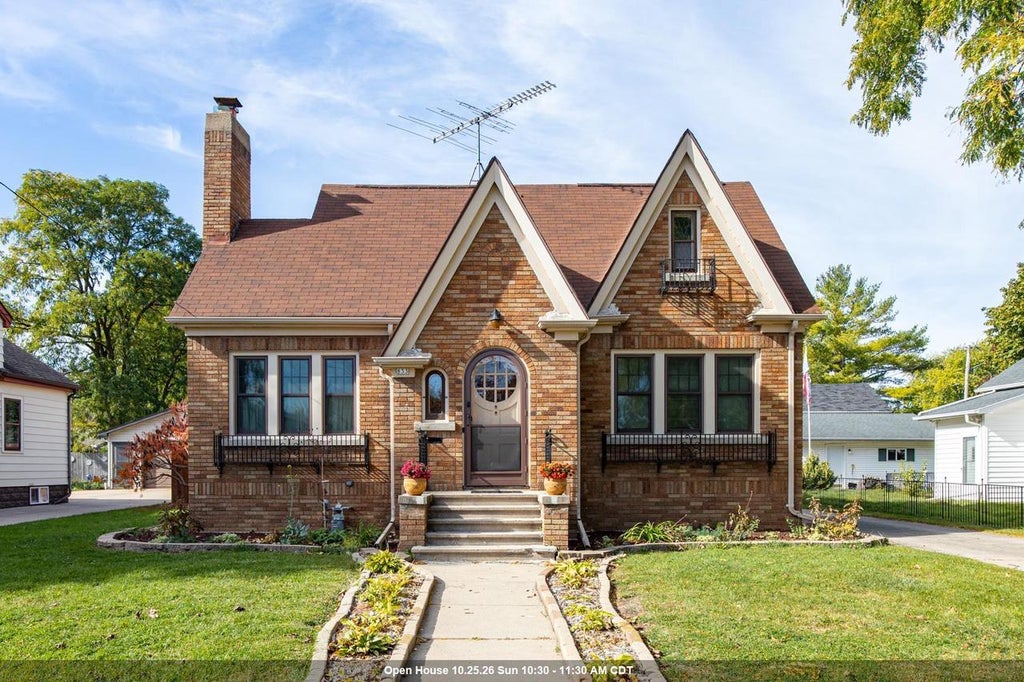 Photo of 833 Eastman STREET, Oshkosh, WI 54901 (MLS # 50334551)