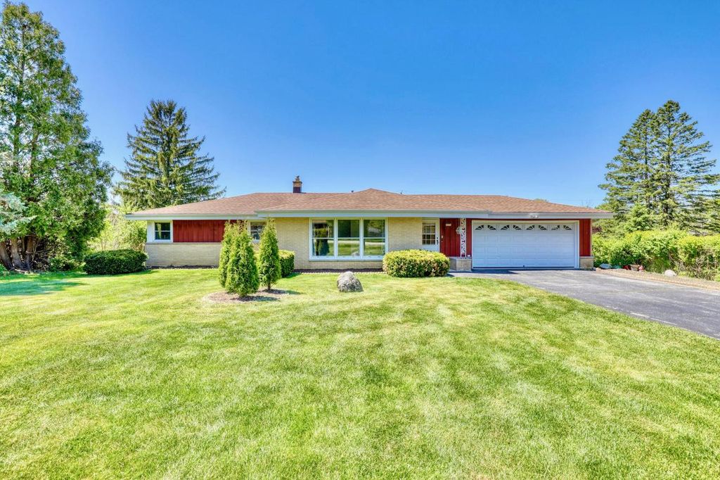 Photo of 7371 S 49th STREET, Franklin, WI 53132 (MLS # 1962186)