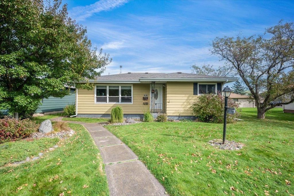 Photo of 1315 E 7th STREET, Superior, WI 54880 (MLS # 6122322)