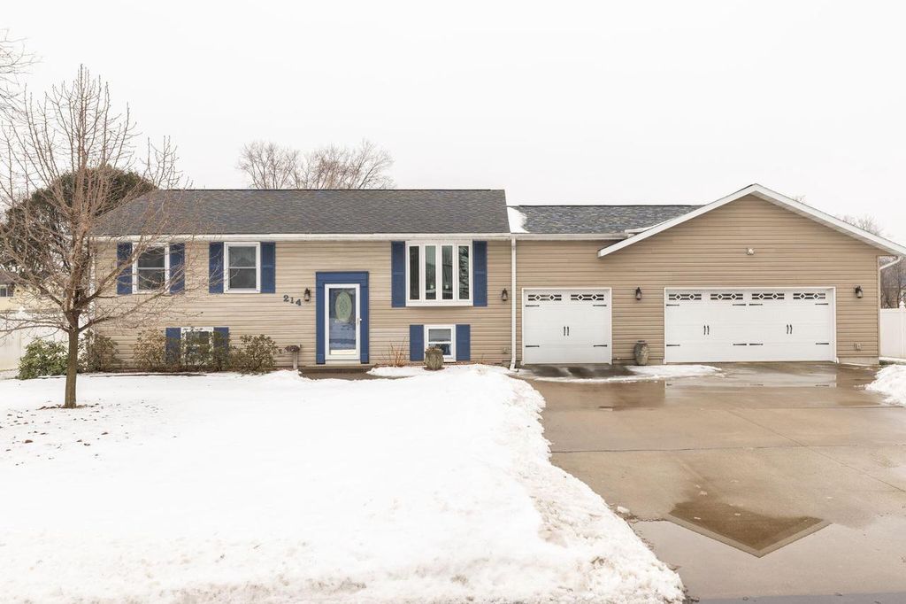 Photo of 214 Church DRIVE, La Crosse, WI 54603 (MLS # 1946528)