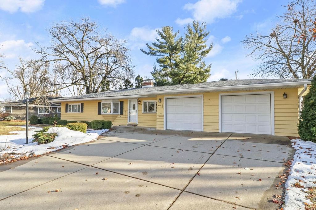 Photo of 453 Clifden DRIVE, Madison, WI 53711 (MLS # 50319707)