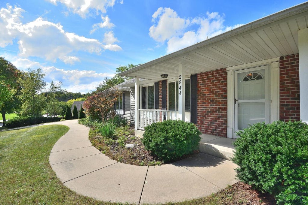 Photo of 2844 Apache PASS, Waukesha, WI 53188 (MLS # 1981999)