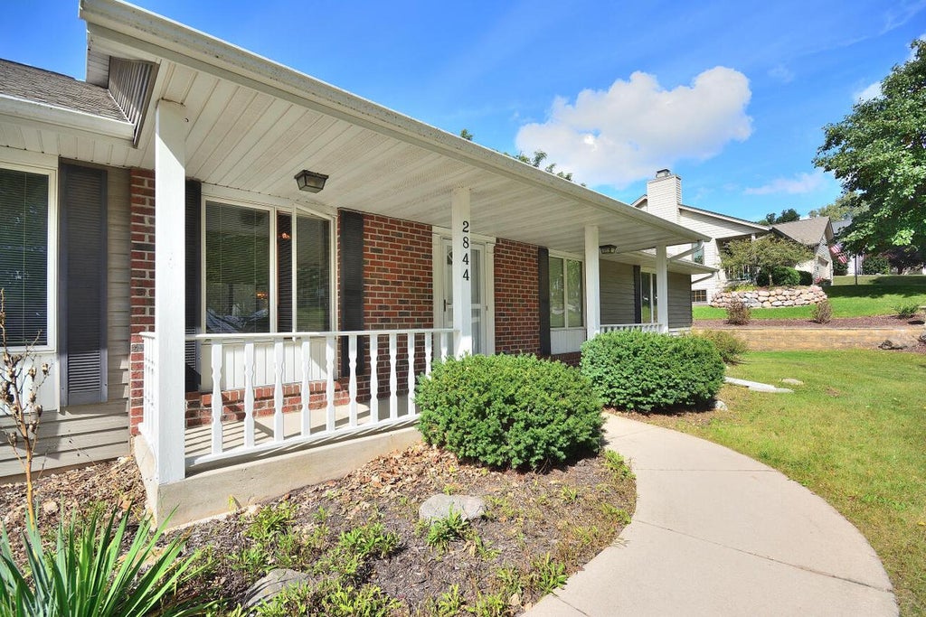 Photo of 2844 Apache PASS, Waukesha, WI 53188 (MLS # 1981999)