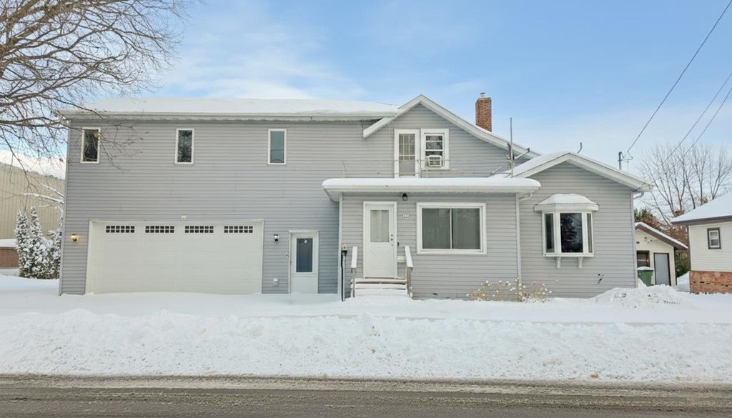 Photo of 124 S Custer STREET, Brillion, WI 54110 (MLS # 50317822)