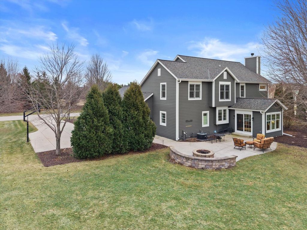 Photo of W285N7383 Bark River ROAD, Hartland, WI 53029 (MLS # 1951092)