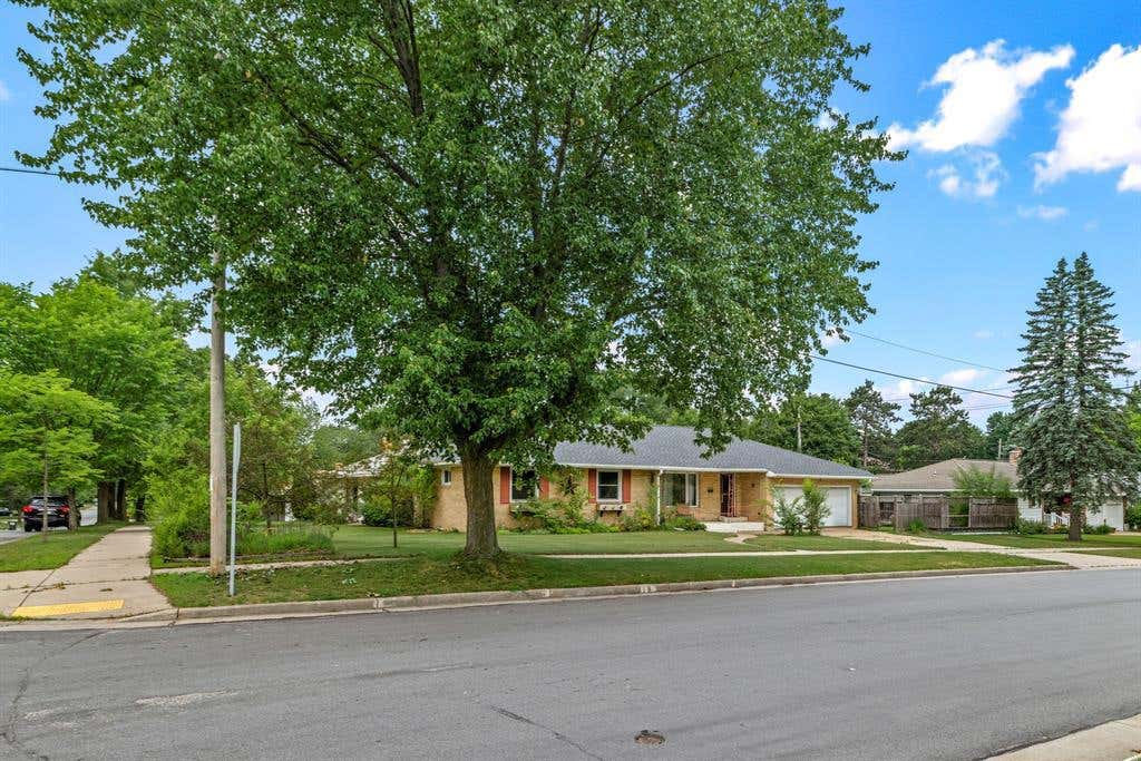 Photo of 334 Margaret STREET, Eau Claire, WI 54701 (MLS # 1602044)