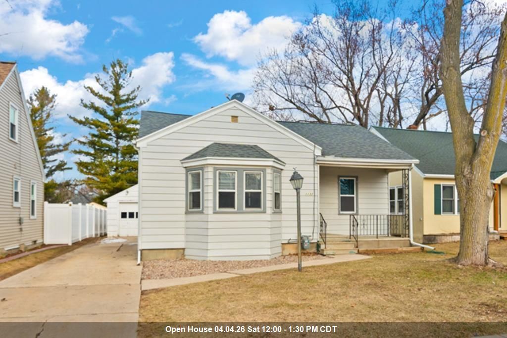 Photo of 1132 12th AVENUE, Green Bay, WI 54304 (MLS # 50322986)