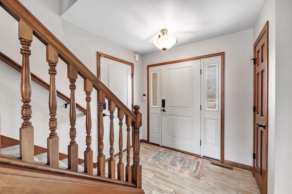 Photo of 316 Albert WAY, Appleton, WI 54915 (MLS # 50317284)