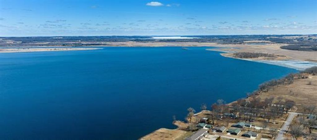 Photo of 178 E Front STREET #14, Marquette, WI 53947 (MLS # 2013342)