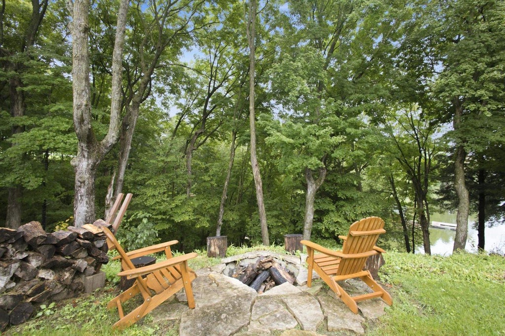 Photo of S1398 W Redstone DRIVE, La Valle, WI 53941 (MLS # 2031692)