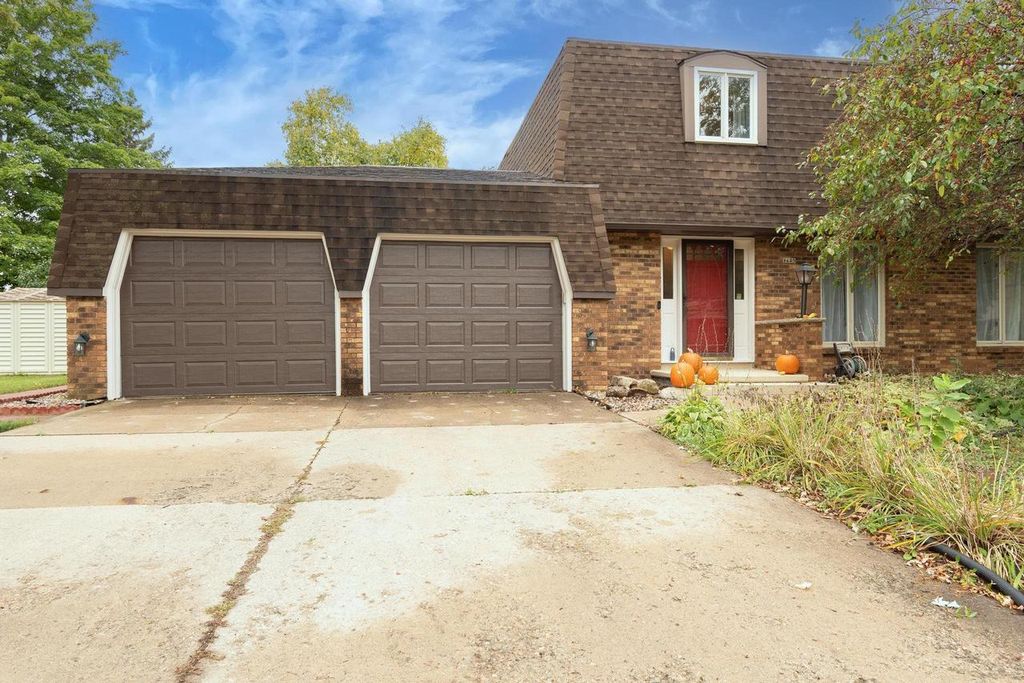 Photo of 1175 Maricopa DRIVE, Oshkosh, WI 54904 (MLS # 50322576)