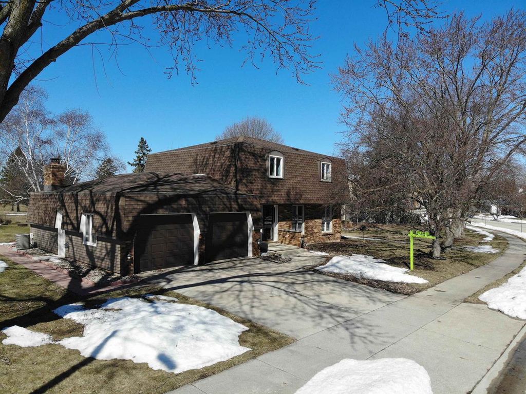 Photo of 1175 Maricopa DRIVE, Oshkosh, WI 54904 (MLS # 50322576)