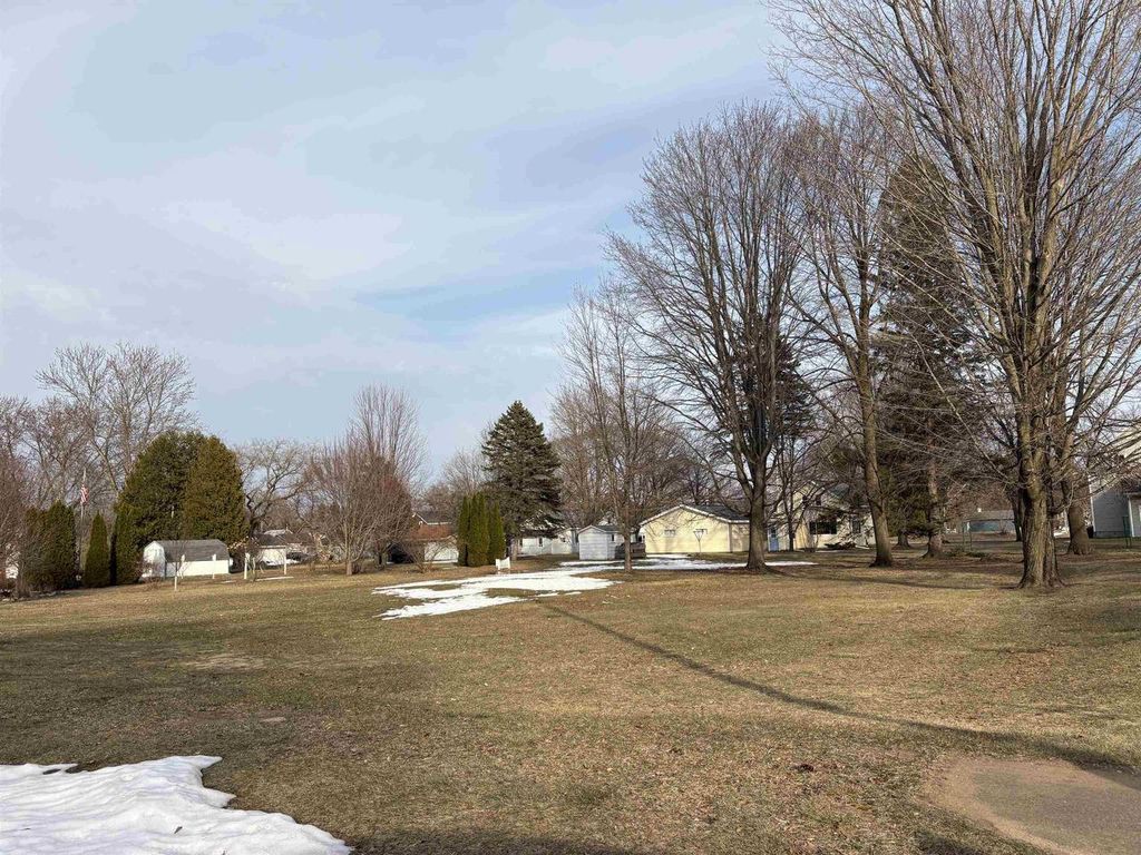 Photo of Mineau AVENUE, Oconto, WI 54153 (MLS # 50322895)