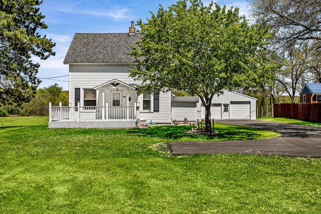 Photo of 910 E Broadway STREET, Blair, WI 54616 (MLS # 1962831)