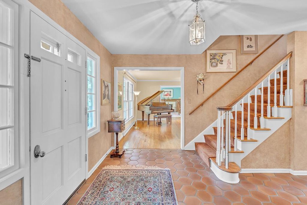Photo of 9525 N Regent ROAD, Bayside, WI 53217 (MLS # 1939362)