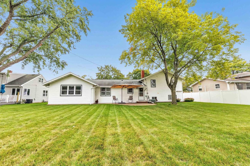 Photo of 1010 Robin STREET, De Pere, WI 54115 (MLS # 50332855)