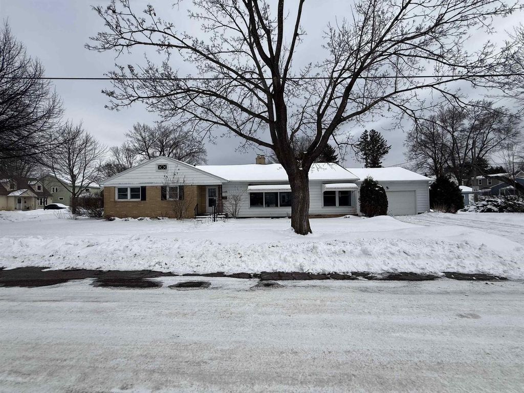 Photo of 2405 Emerson STREET, Wausau, WI 54403 (MLS # 22600791)