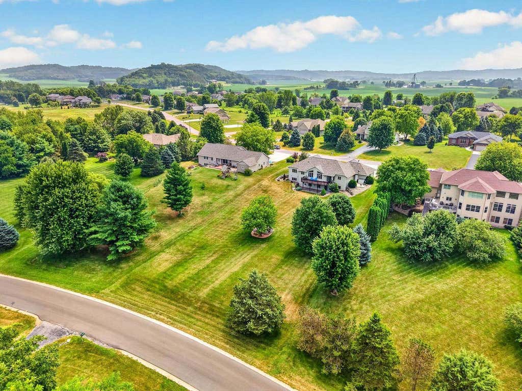 Photo of W14126 Crestview DRIVE, Prairie Du Sac, WI 53578 (MLS # 2028671)