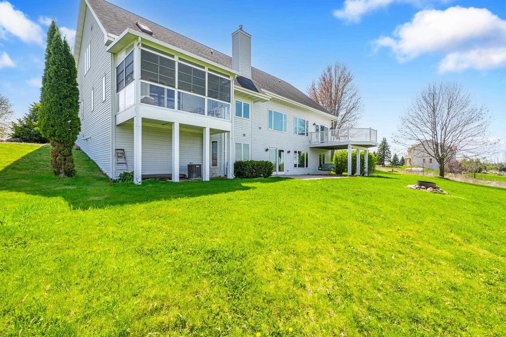 Photo of W8924 Spring ROAD, Hortonville, WI 54944 (MLS # 50317261)