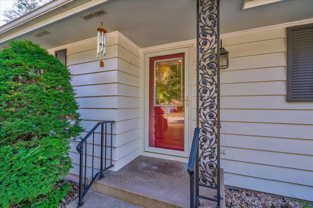 Photo of 308 7th STREET, Waunakee, WI 53597 (MLS # 2010059)