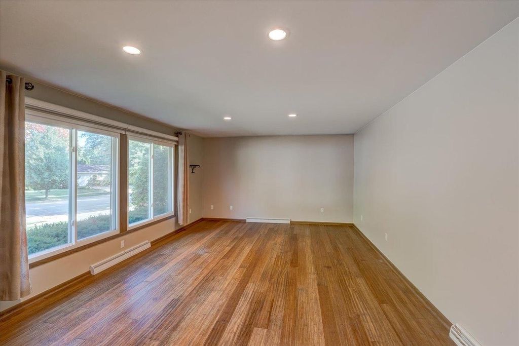 Photo of 308 7th STREET, Waunakee, WI 53597 (MLS # 2010059)