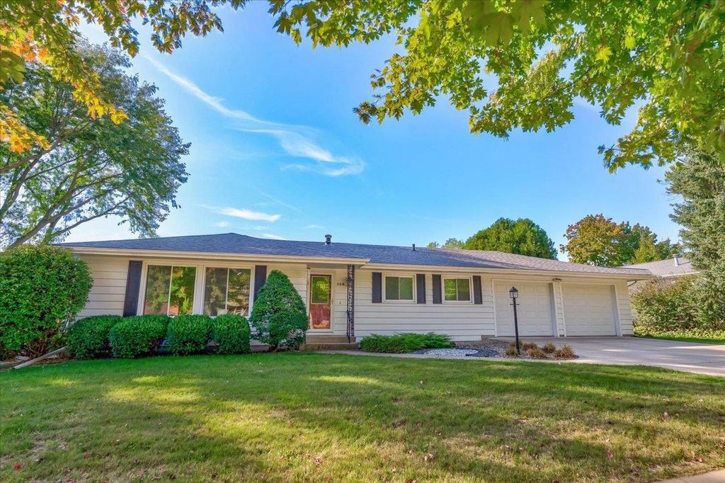 Photo of 308 7th STREET, Waunakee, WI 53597 (MLS # 2010059)