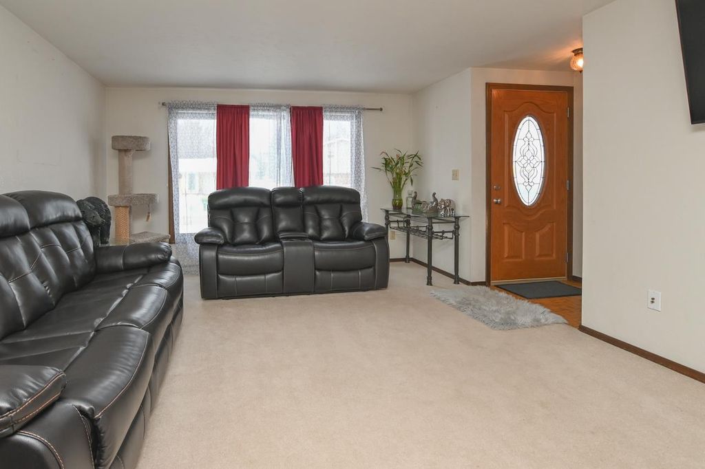 Photo of 441 Menlo Park ROAD, Green Bay, WI 54302 (MLS # 50320284)