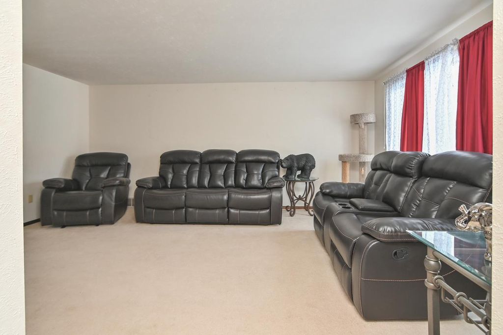 Photo of 441 Menlo Park ROAD, Green Bay, WI 54302 (MLS # 50320284)