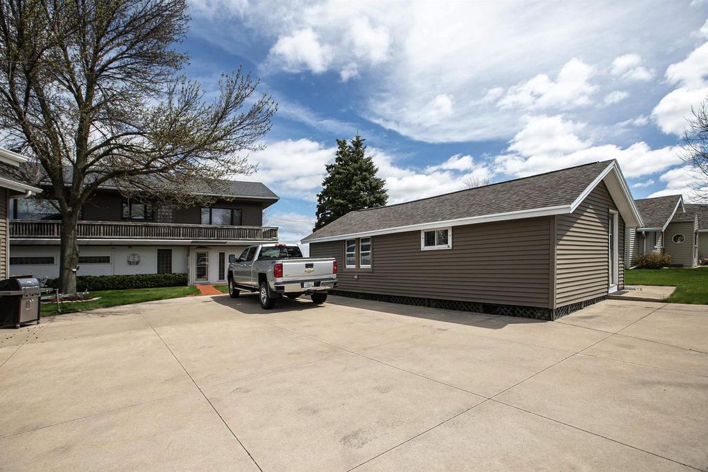Photo of 2384 Hickory LANE, Oshkosh, WI 54901 (MLS # 50324514)