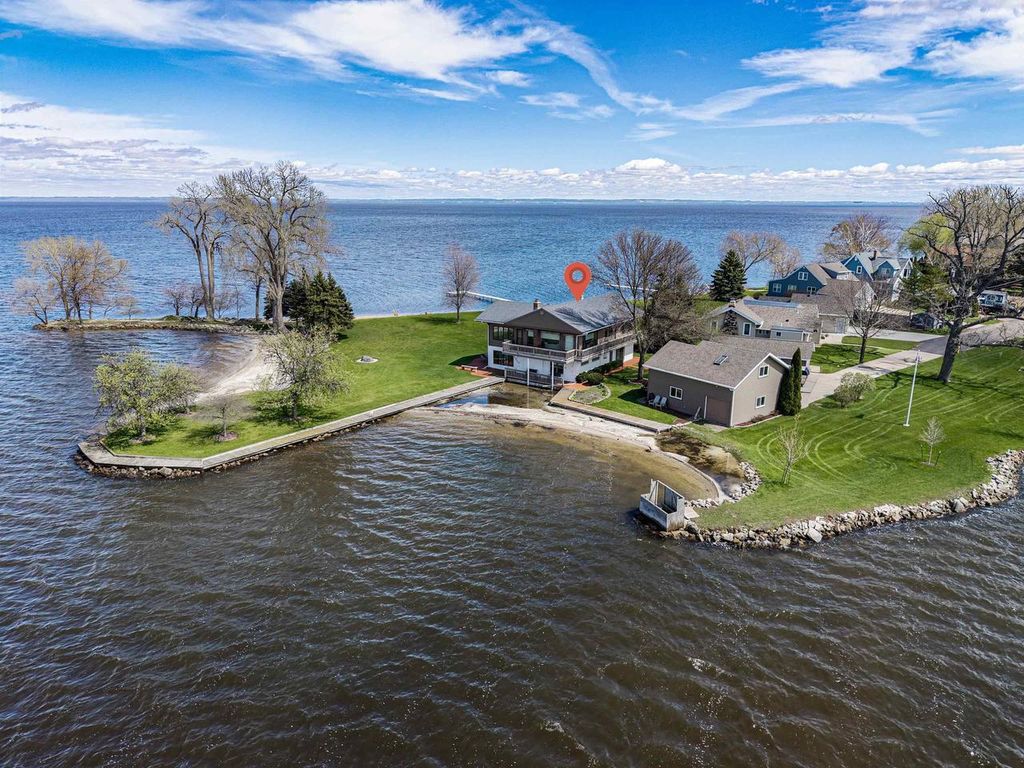 Photo of 2384 Hickory LANE, Oshkosh, WI 54901 (MLS # 50324514)