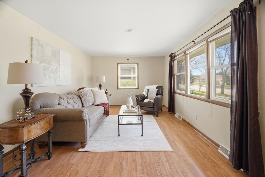 Photo of 612 S Matthias STREET, Appleton, WI 54915 (MLS # 50324023)