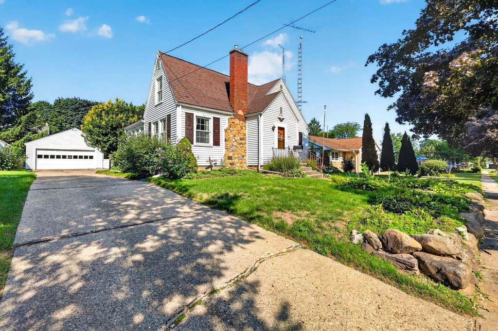 Photo of 629 Washington STREET, Fort Atkinson, WI 53538 (MLS # 2027193)