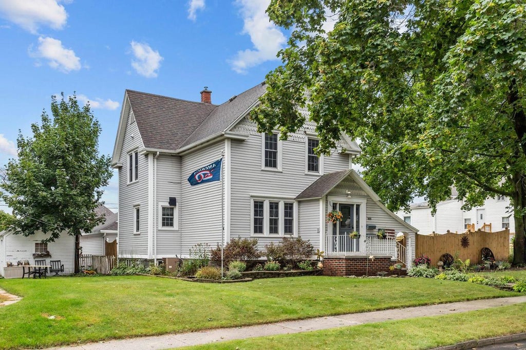 Photo of 909 N 14th STREET, Manitowoc, WI 54220 (MLS # 50332791)