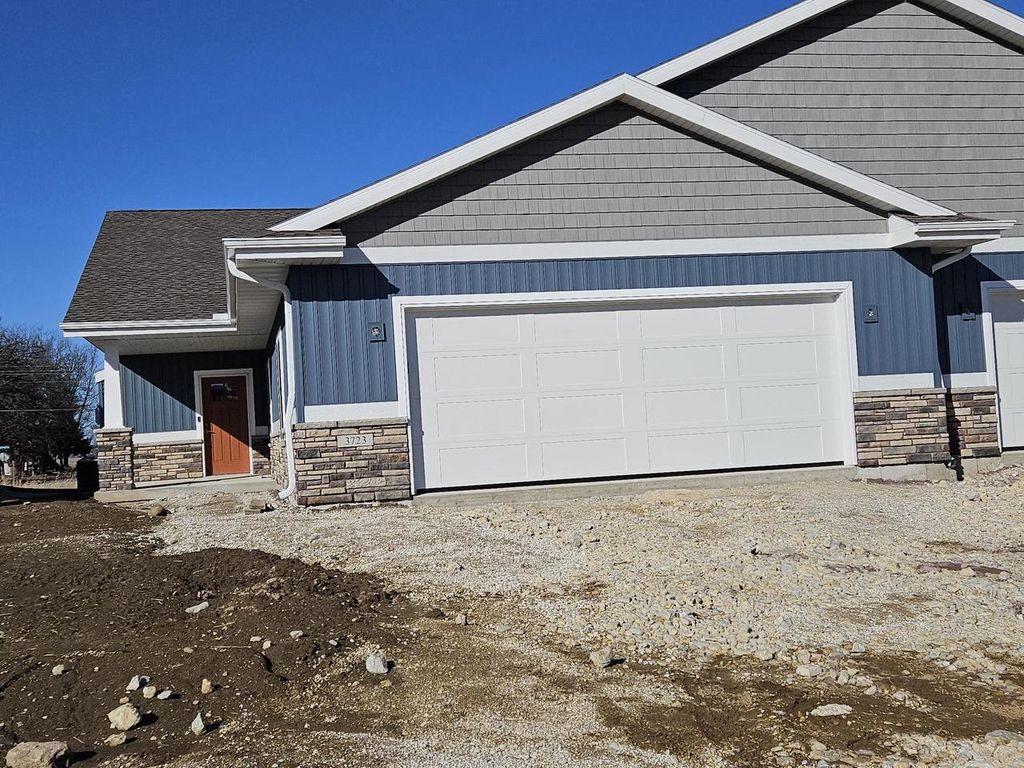 Photo of 3723 Newcastle DRIVE #32, Janesville, WI 53546 (MLS # 2017252)