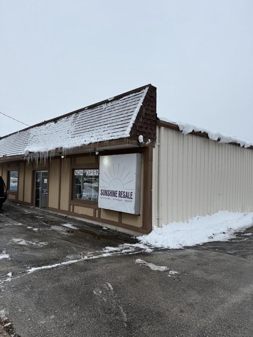 Photo of 328 W Sunset DRIVE #330, Waukesha, WI 53189 (MLS # 1945210)