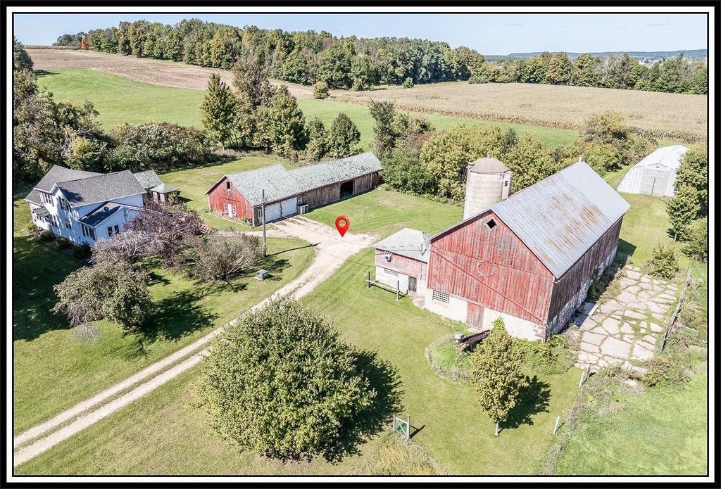 Photo of E6998 Symco ROAD, Bear Creek, WI 54922 (MLS # 50333293)