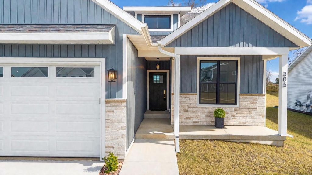 Photo of 305 Willow STREET, Pardeeville, WI 53954 (MLS # 2019880)