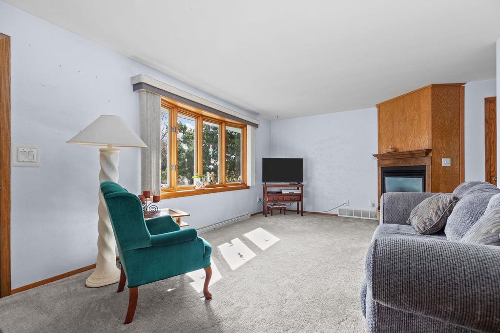 Photo of N461 Mayflower DRIVE, Appleton, WI 54914 (MLS # 50323203)